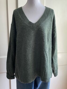 GAP Super Soft V-Neck Women's Sweater - Green